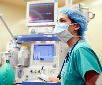 How can I become a CRNA?